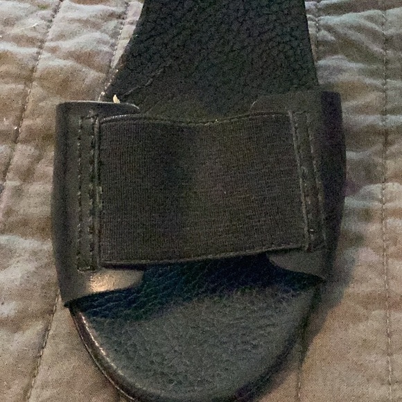 Sandals by BCBGMAXZRIA - Picture 3 of 8